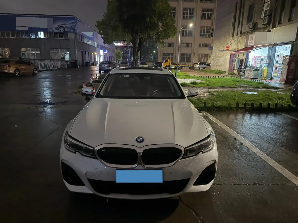 2022 BMW 3 Series 2.0T 156HP L4 8AT,autocango,china used car exporter,china ev exporter,chinese used car exporter,chinese used ev exporter