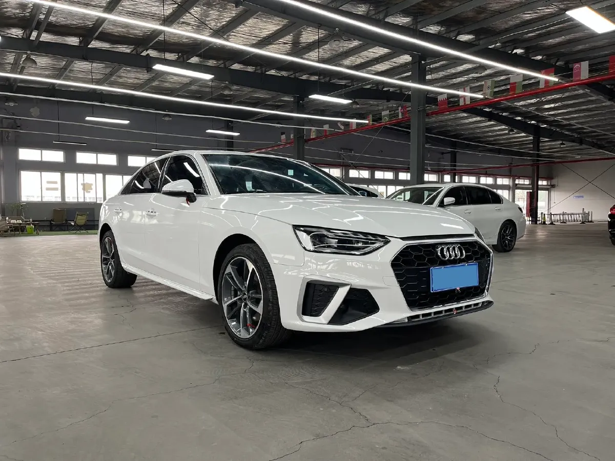 2022 Audi A4L 2.0T 190HP L4 7DCT,autocango,china used car exporter,china ev exporter,chinese used car exporter,chinese used ev exporter