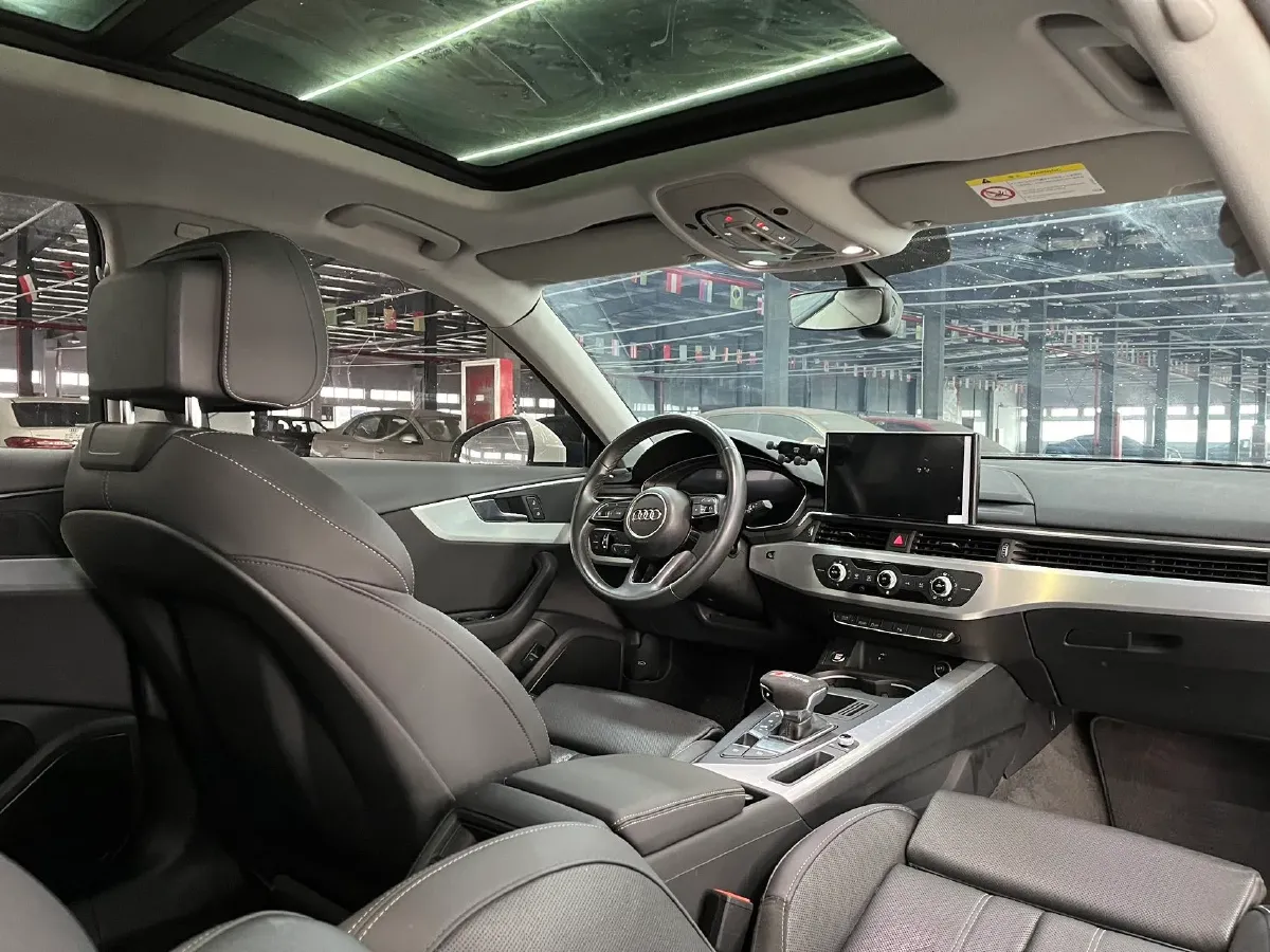 2022 Audi A4L 2.0T 190HP L4 7DCT,autocango,china used car exporter,china ev exporter,chinese used car exporter,chinese used ev exporter