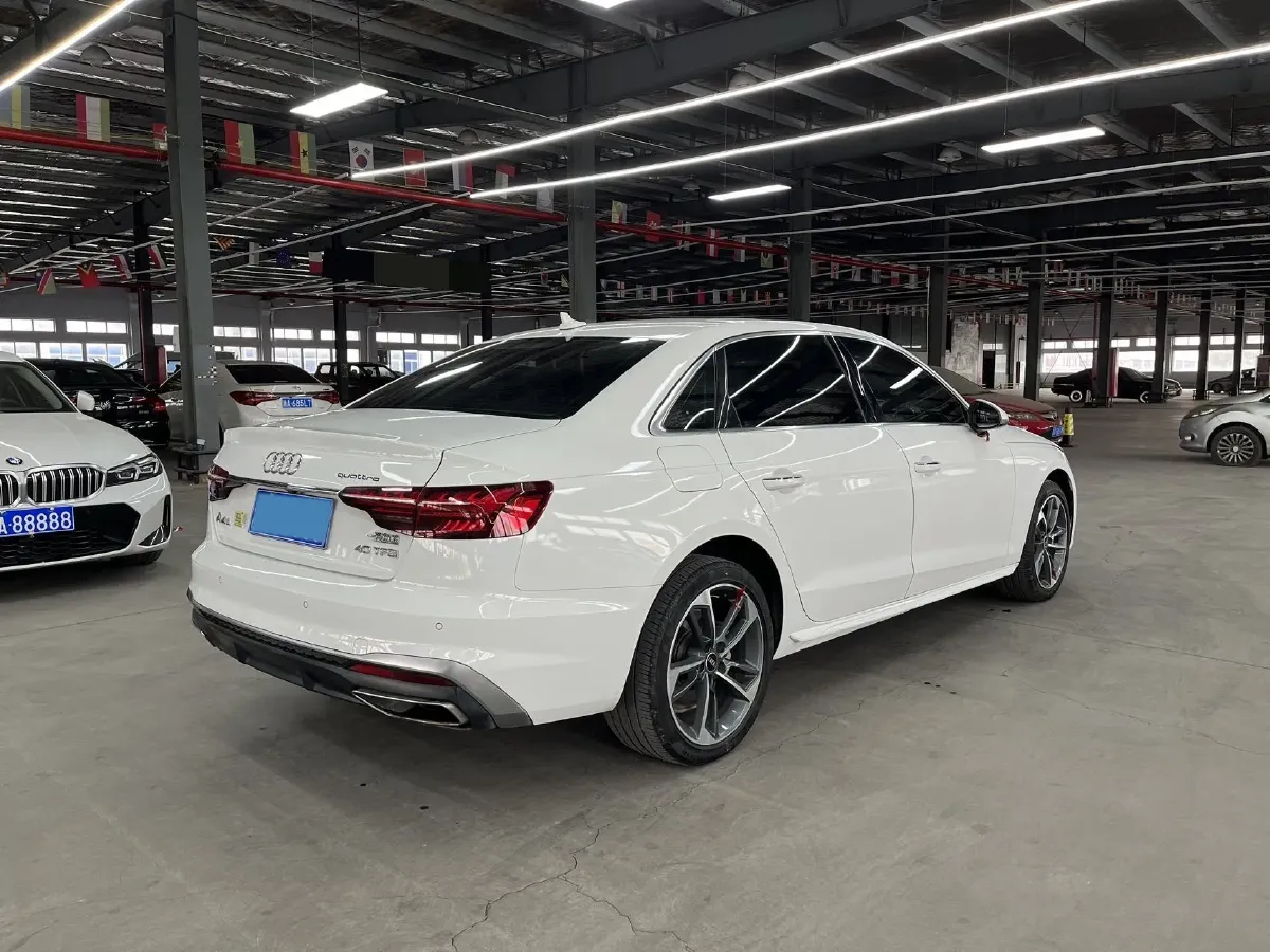 2022 Audi A4L 2.0T 190HP L4 7DCT,autocango,china used car exporter,china ev exporter,chinese used car exporter,chinese used ev exporter