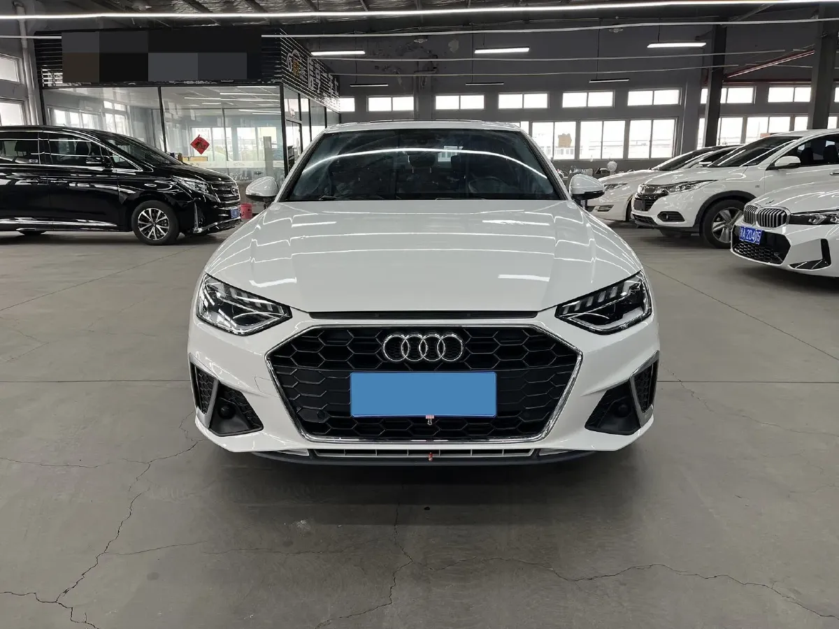 2022 Audi A4L 2.0T 190HP L4 7DCT,autocango,china used car exporter,china ev exporter,chinese used car exporter,chinese used ev exporter