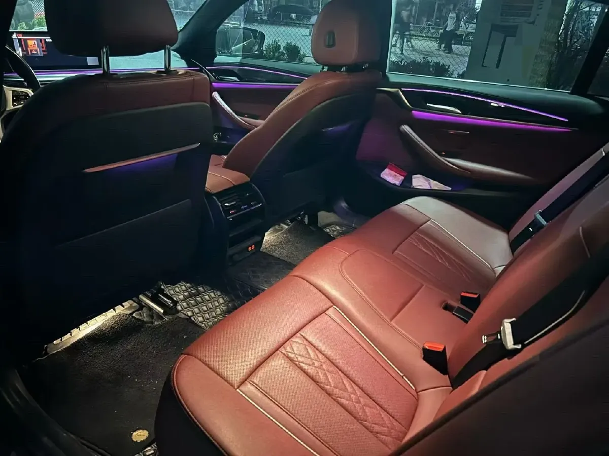 2022 BMW 5 Series 2.0T 184HP L4 8AT,autocango,china used car exporter,china ev exporter,chinese used car exporter,chinese used ev exporter