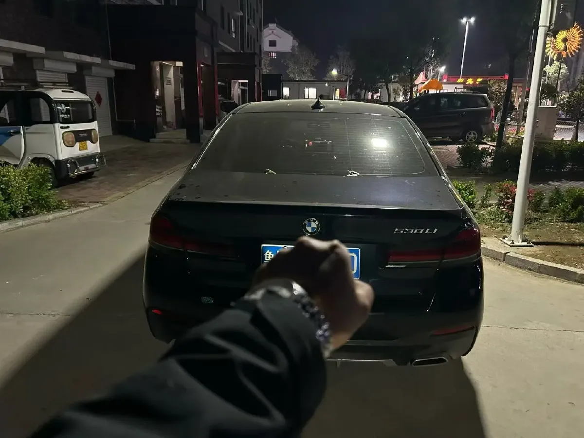 2022 BMW 5 Series 2.0T 184HP L4 8AT,autocango,china used car exporter,china ev exporter,chinese used car exporter,chinese used ev exporter