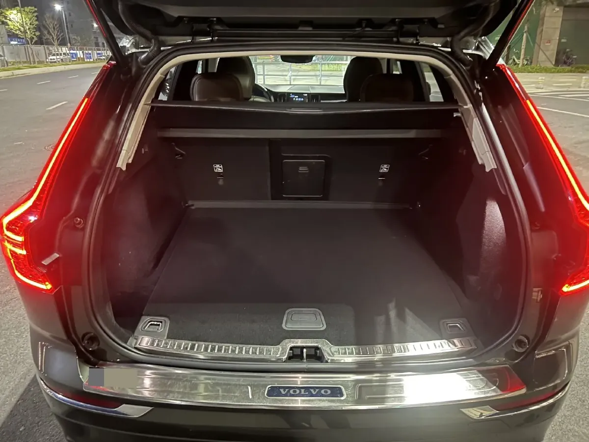 2020 Volvo XC60 2.0T 254HP L4 8AT,autocango,china used car exporter,china ev exporter,chinese used car exporter,chinese used ev exporter