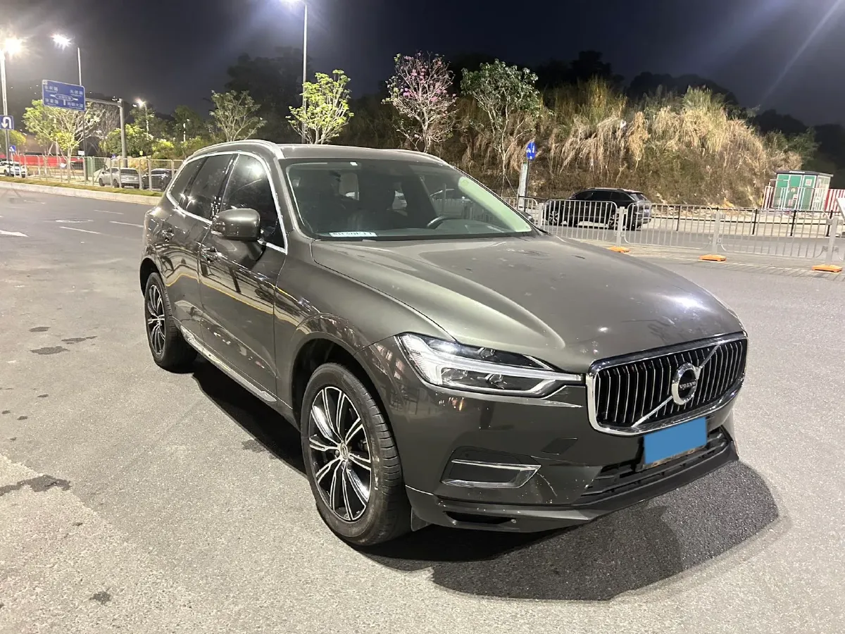 2020 Volvo XC60 2.0T 254HP L4 8AT,autocango,china used car exporter,china ev exporter,chinese used car exporter,chinese used ev exporter