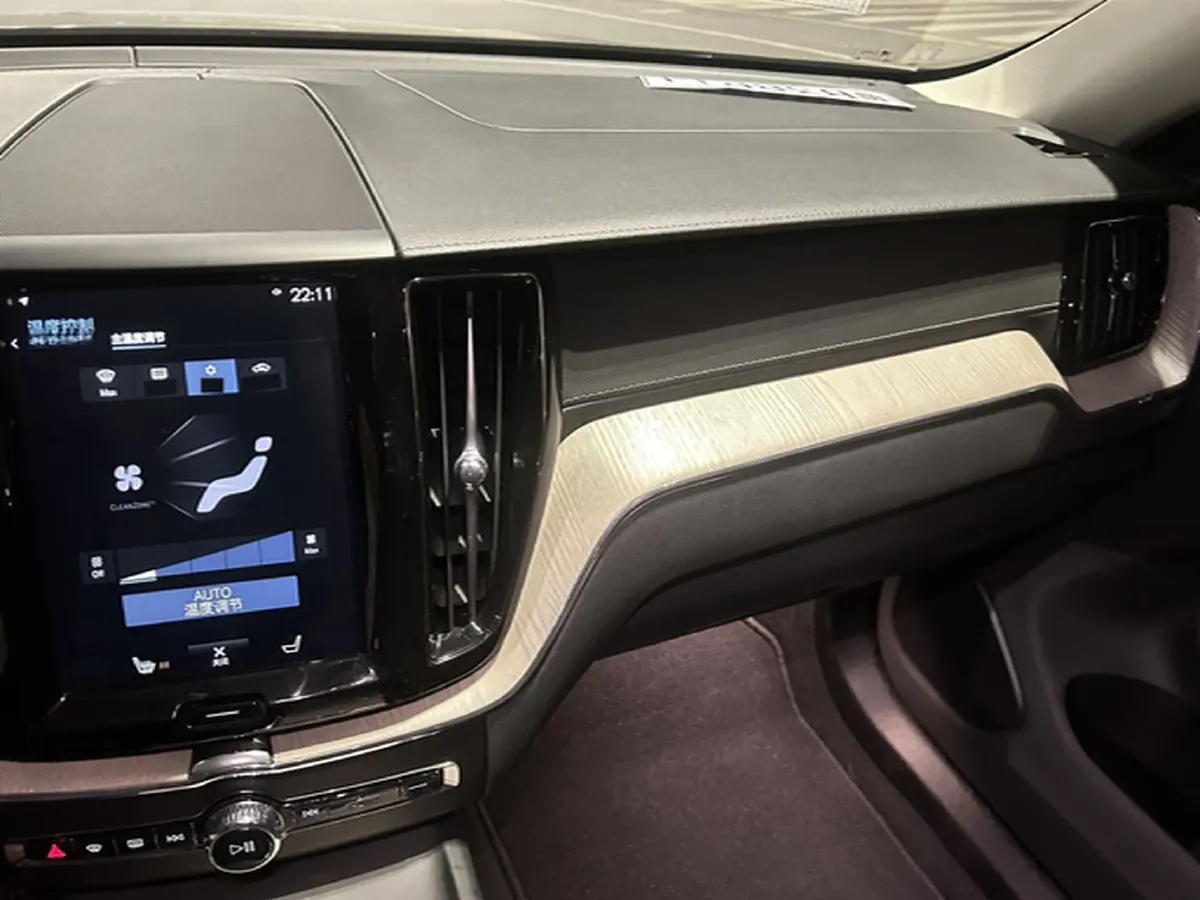 2020 Volvo XC60 2.0T 254HP L4 8AT,autocango,china used car exporter,china ev exporter,chinese used car exporter,chinese used ev exporter