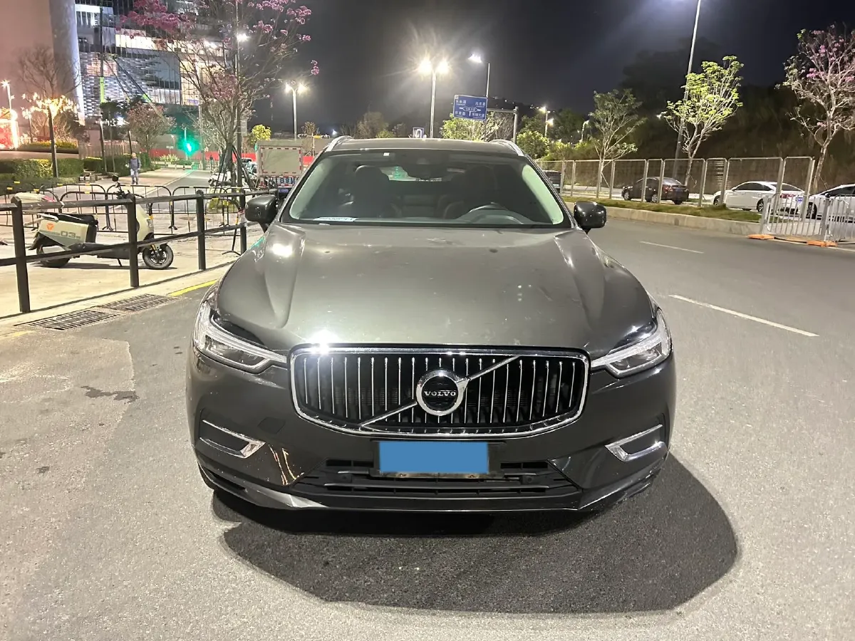 2020 Volvo XC60 2.0T 254HP L4 8AT,autocango,china used car exporter,china ev exporter,chinese used car exporter,chinese used ev exporter