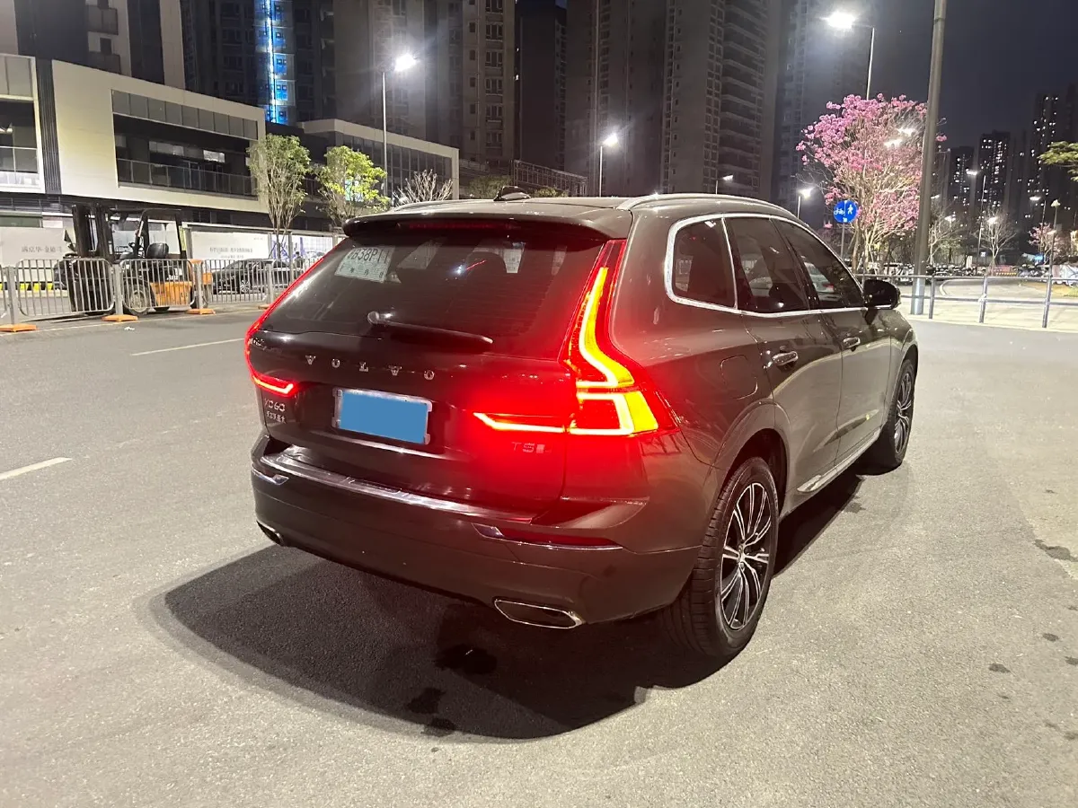 2020 Volvo XC60 2.0T 254HP L4 8AT,autocango,china used car exporter,china ev exporter,chinese used car exporter,chinese used ev exporter