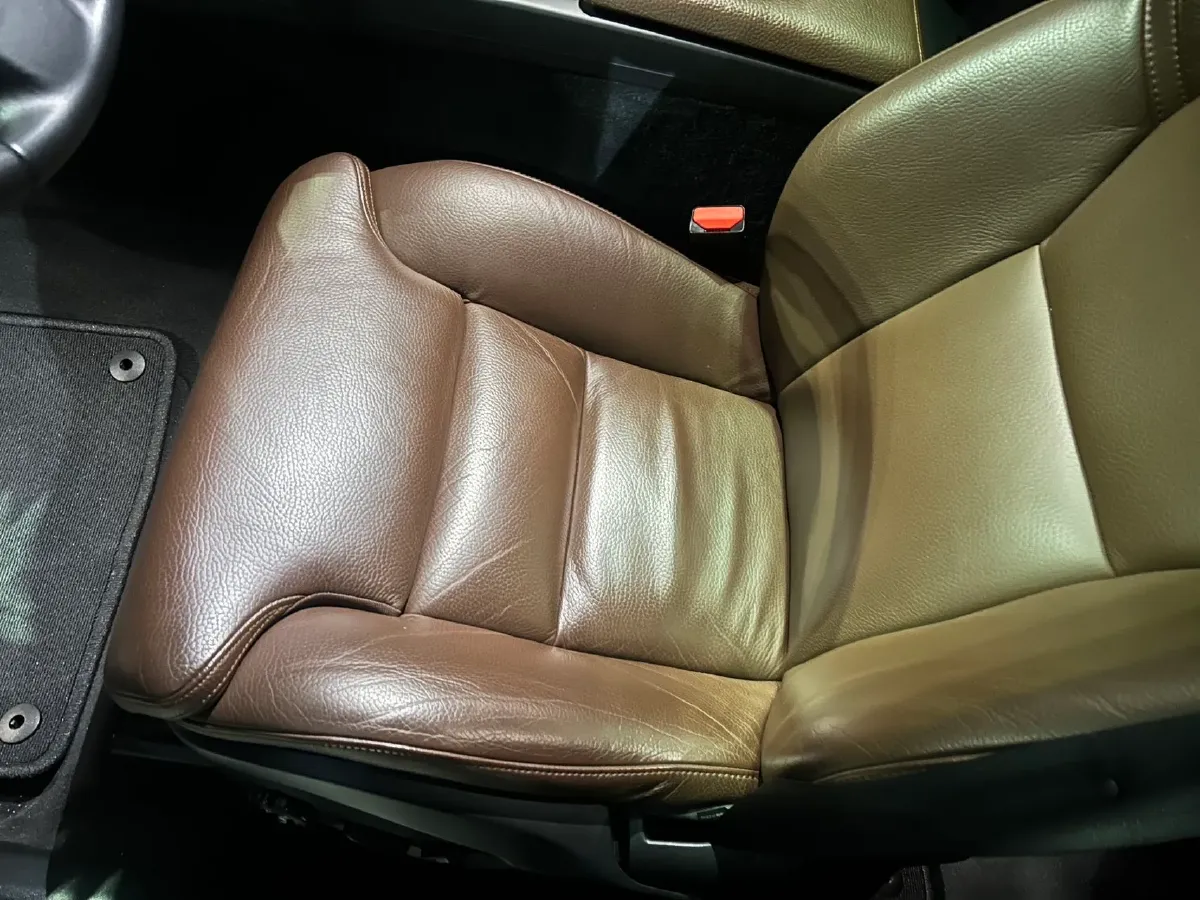 2020 Volvo XC60 2.0T 254HP L4 8AT,autocango,china used car exporter,china ev exporter,chinese used car exporter,chinese used ev exporter