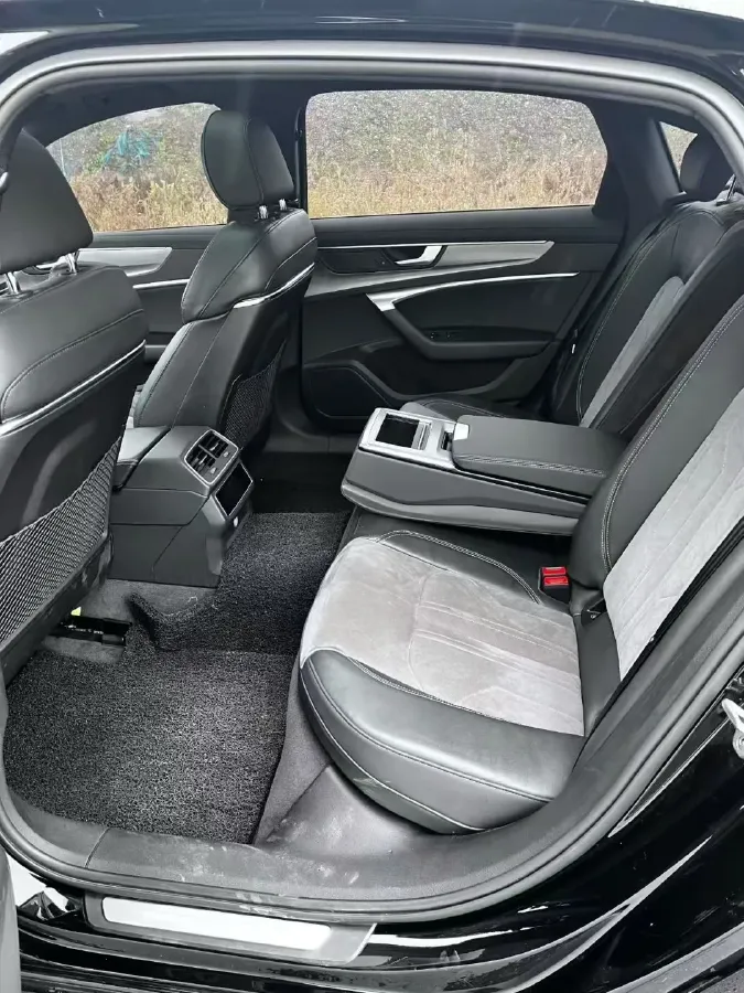 2022 Audi A6L 2.0T 224HP L4 7DCT,autocango,china used car exporter,china ev exporter,chinese used car exporter,chinese used ev exporter