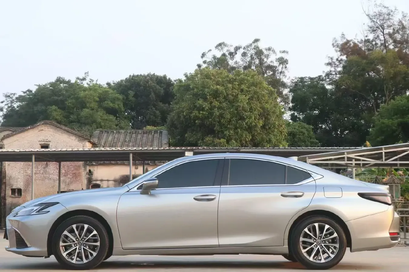 2025 Lexus ES 2.0L 173HP L4 CVT,autocango,china used car exporter,china ev exporter,chinese used car exporter,chinese used ev exporter