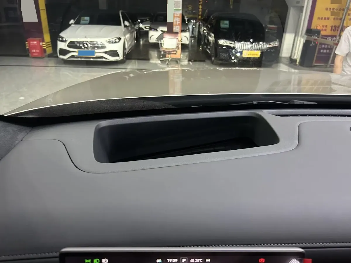 2026 Voyah 9L 1.5T 150HP L4 PHEV,autocango,china used car exporter,china ev exporter,chinese used car exporter,chinese used ev exporter