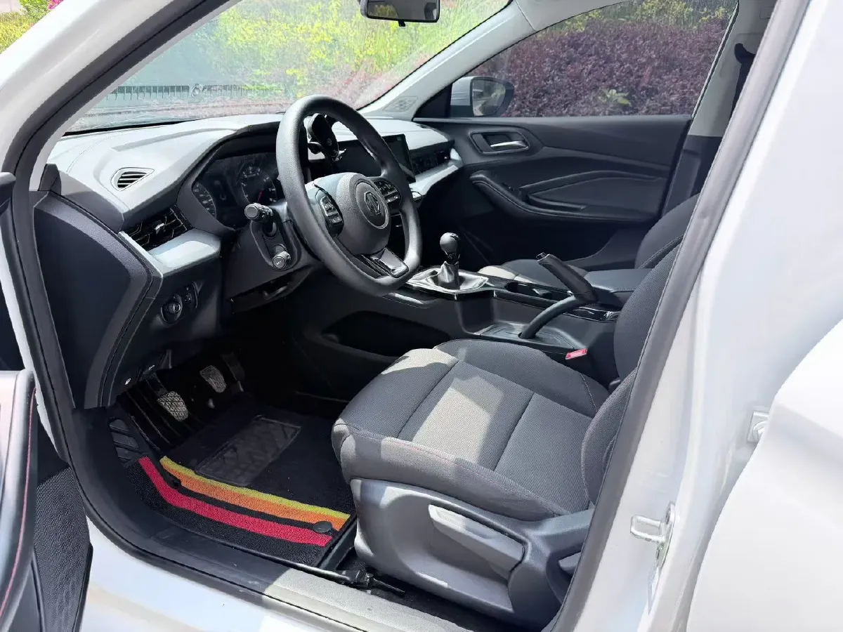 2022 MG 5 1.5L 120HP L4 5MT,autocango,china used car exporter,china ev exporter,chinese used car exporter,chinese used ev exporter