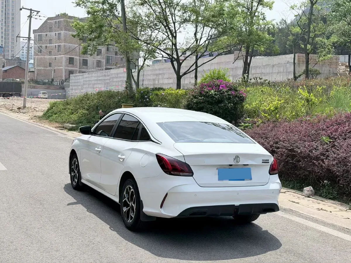 2022 MG 5 1.5L 120HP L4 5MT,autocango,china used car exporter,china ev exporter,chinese used car exporter,chinese used ev exporter