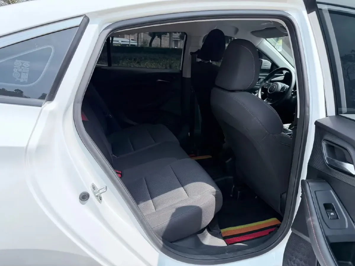 2022 MG 5 1.5L 120HP L4 5MT,autocango,china used car exporter,china ev exporter,chinese used car exporter,chinese used ev exporter