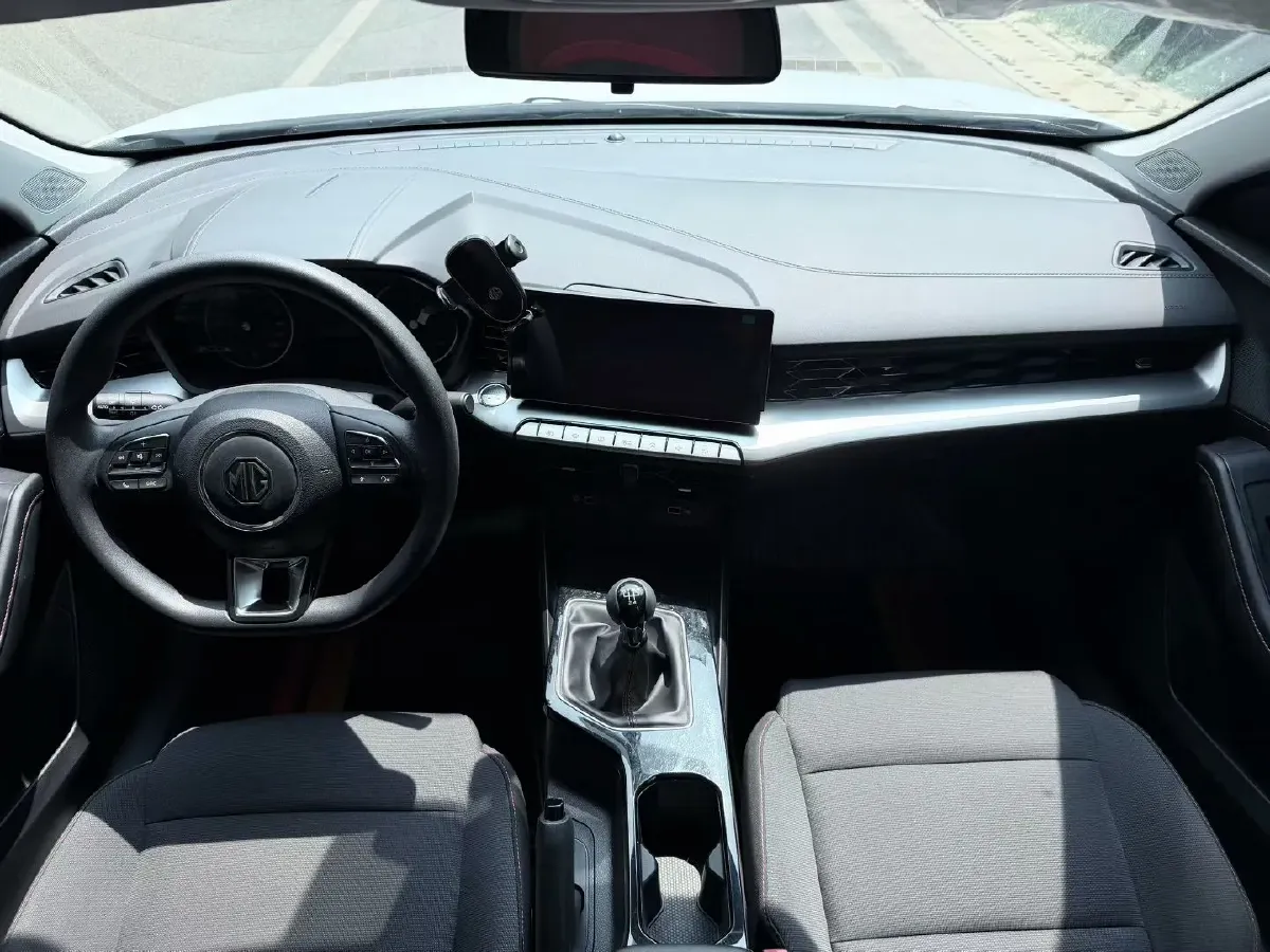 2022 MG 5 1.5L 120HP L4 5MT,autocango,china used car exporter,china ev exporter,chinese used car exporter,chinese used ev exporter