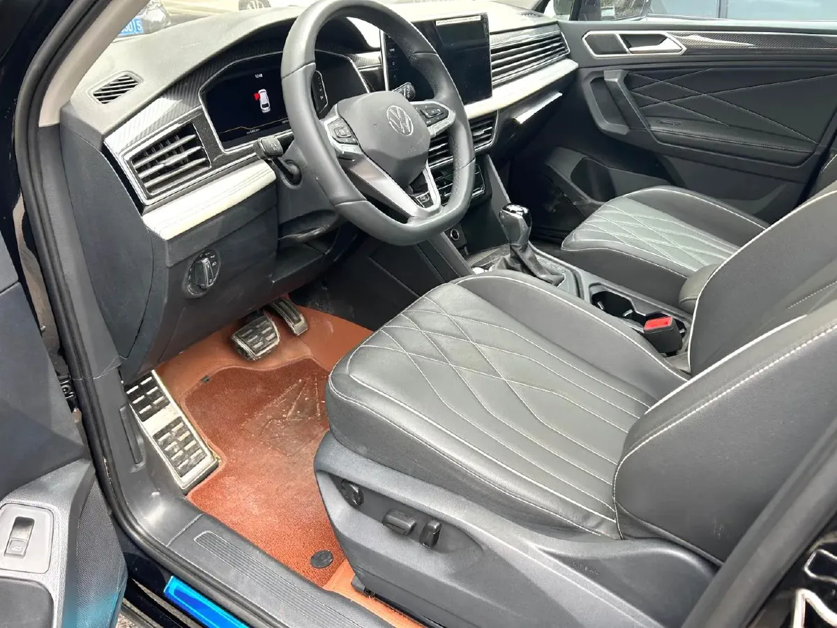 2025 Volkswagen Tiguan L 2.0T 186HP L4 7DCT,autocango,china used car exporter,china ev exporter,chinese used car exporter,chinese used ev exporter