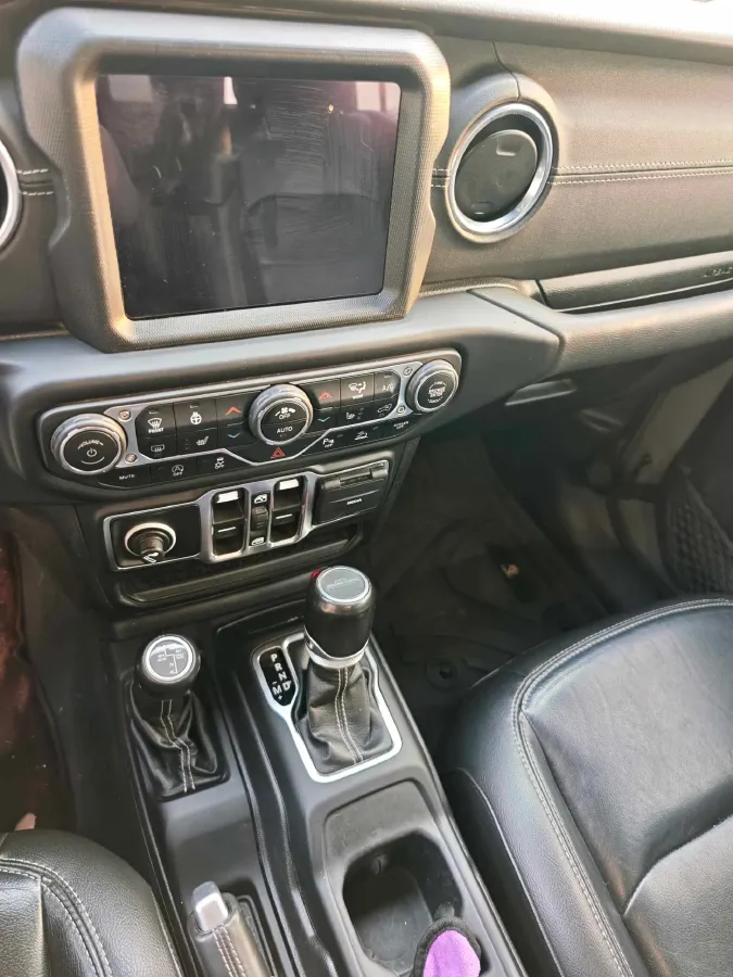 2022 Jeep Gladiator 3.6L 284HP V6 8AT,autocango,china used car exporter,china ev exporter,chinese used car exporter,chinese used ev exporter