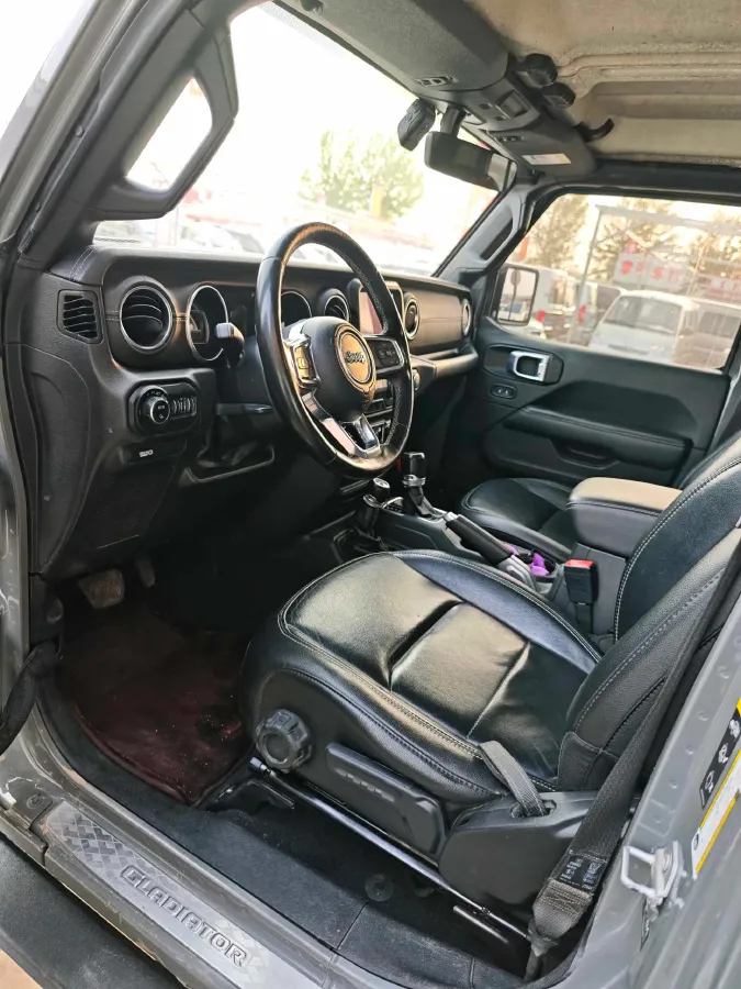 2022 Jeep Gladiator 3.6L 284HP V6 8AT,autocango,china used car exporter,china ev exporter,chinese used car exporter,chinese used ev exporter