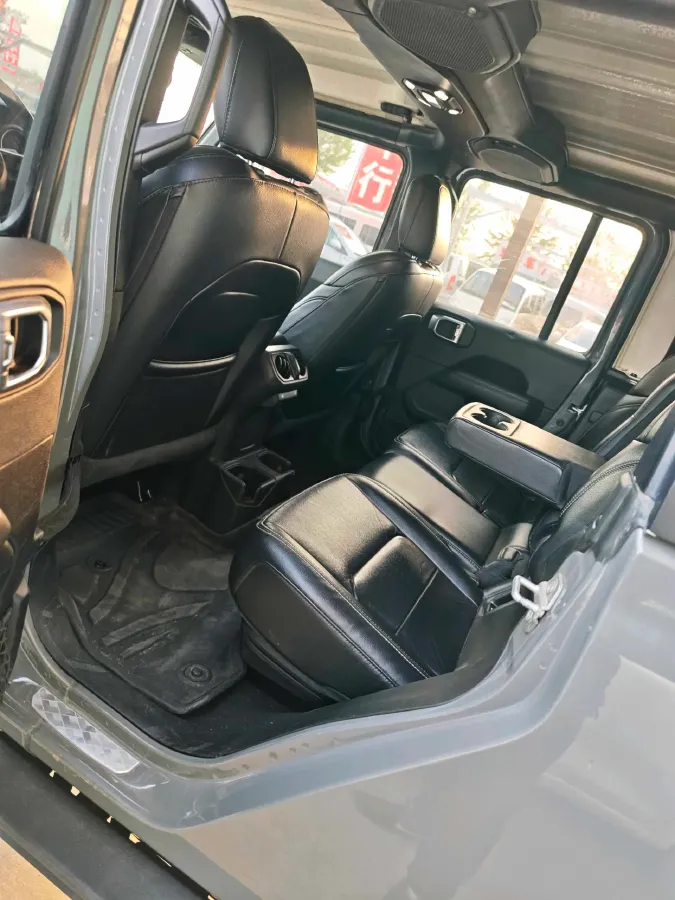 2022 Jeep Gladiator 3.6L 284HP V6 8AT,autocango,china used car exporter,china ev exporter,chinese used car exporter,chinese used ev exporter