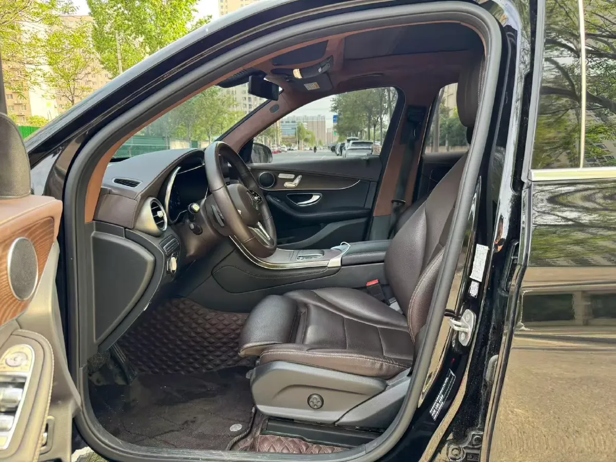 2021 Mercedes-Benz GLC Class 2.0T 197HP L4 9AT,autocango,china used car exporter,china ev exporter,chinese used car exporter,chinese used ev exporter