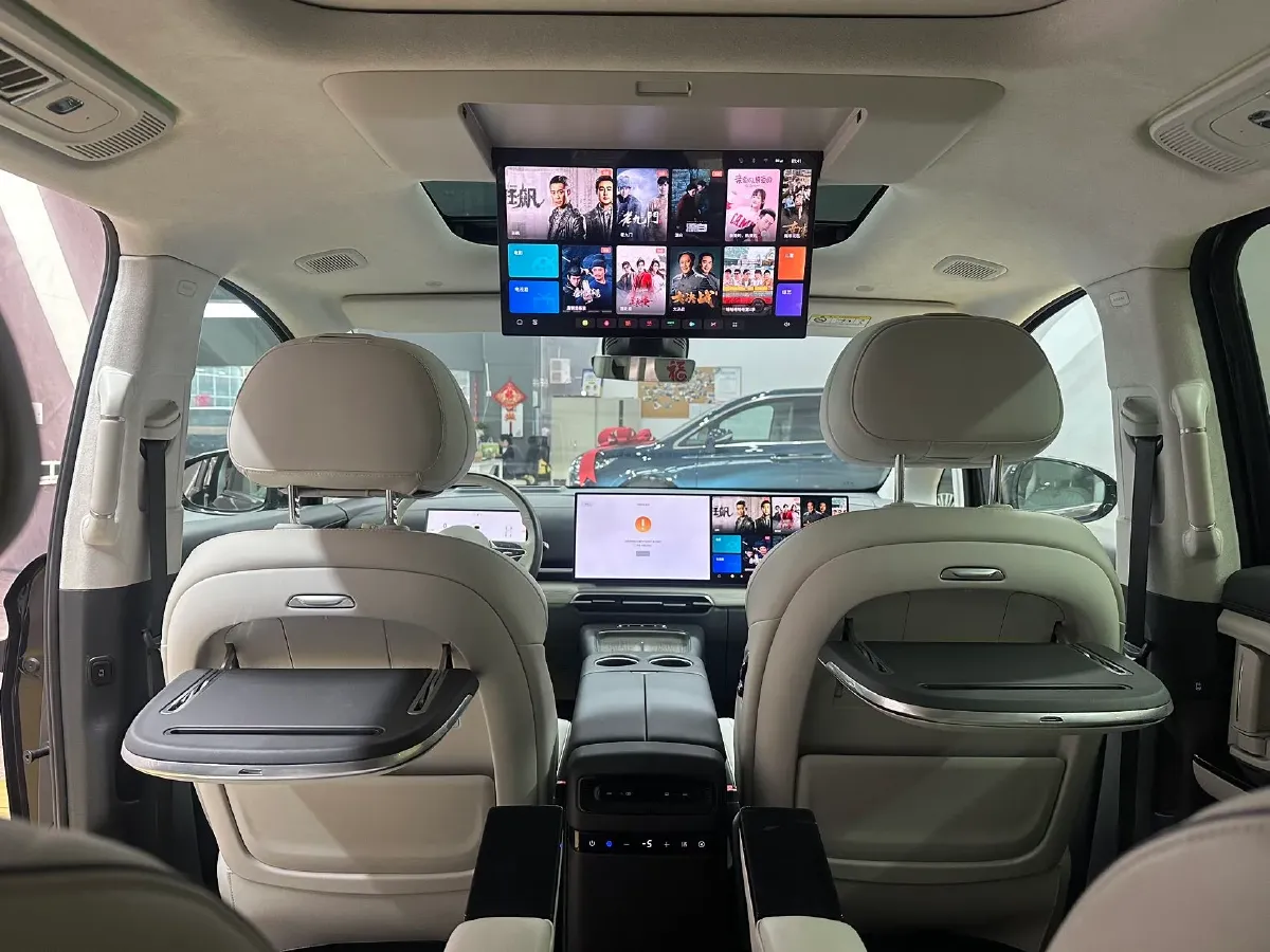 2025 Voyah Dream 1.5T 150HP L4 PHEV 41.7KWH,autocango,china used car exporter,china ev exporter,chinese used car exporter,chinese used ev exporter