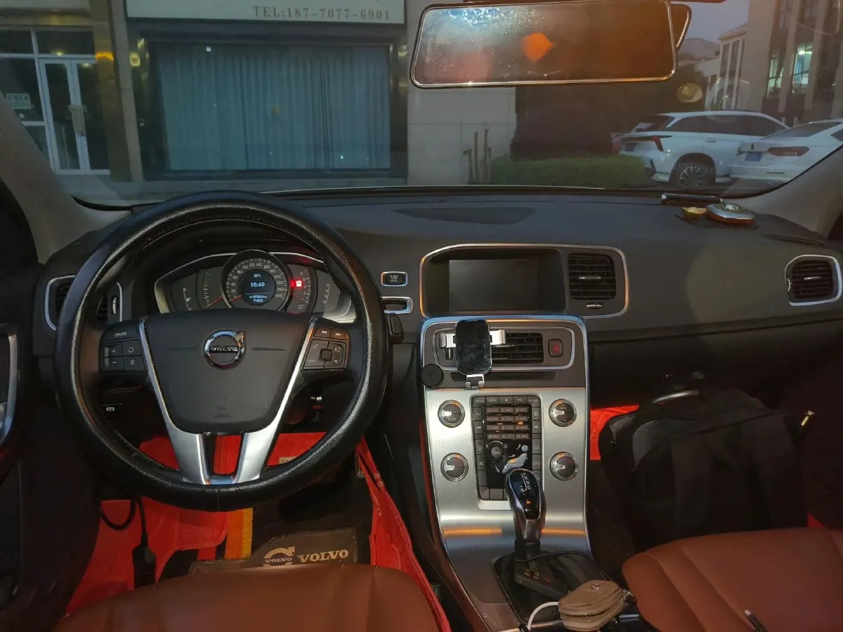 2018 Volvo S60 1.5T 152HP L4 6AT,autocango,china used car exporter,china ev exporter,chinese used car exporter,chinese used ev exporter