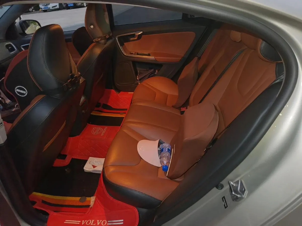 2018 Volvo S60 1.5T 152HP L4 6AT,autocango,china used car exporter,china ev exporter,chinese used car exporter,chinese used ev exporter