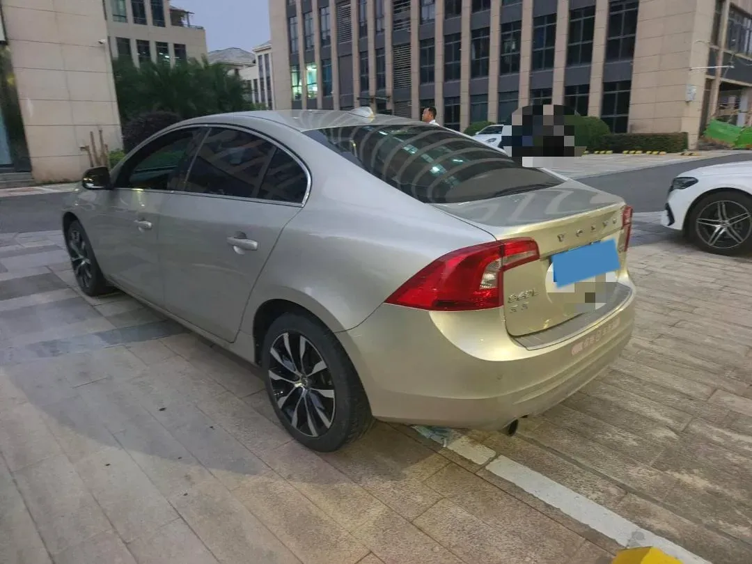 2018 Volvo S60 1.5T 152HP L4 6AT,autocango,china used car exporter,china ev exporter,chinese used car exporter,chinese used ev exporter