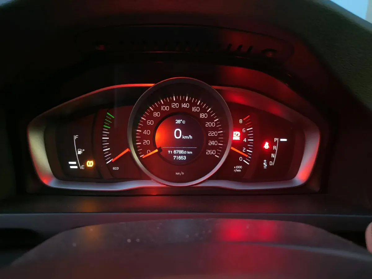 2018 Volvo S60 1.5T 152HP L4 6AT,autocango,china used car exporter,china ev exporter,chinese used car exporter,chinese used ev exporter