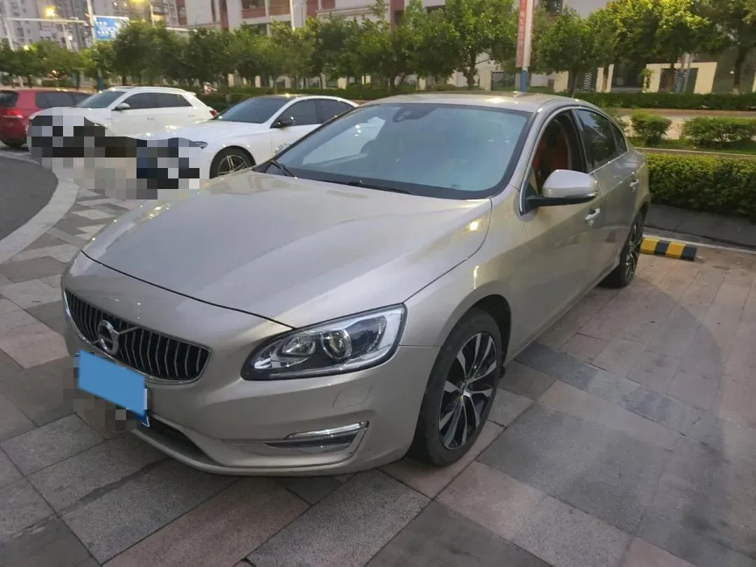 2018 Volvo S60 1.5T 152HP L4 6AT,autocango,china used car exporter,china ev exporter,chinese used car exporter,chinese used ev exporter