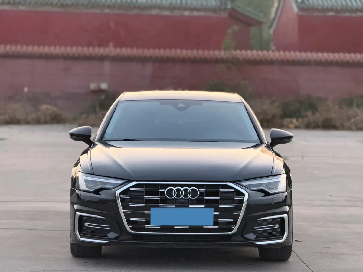 2024 Audi A6L 2.0T 245HP L4 7DCT,autocango,china used car exporter,china ev exporter,chinese used car exporter,chinese used ev exporter
