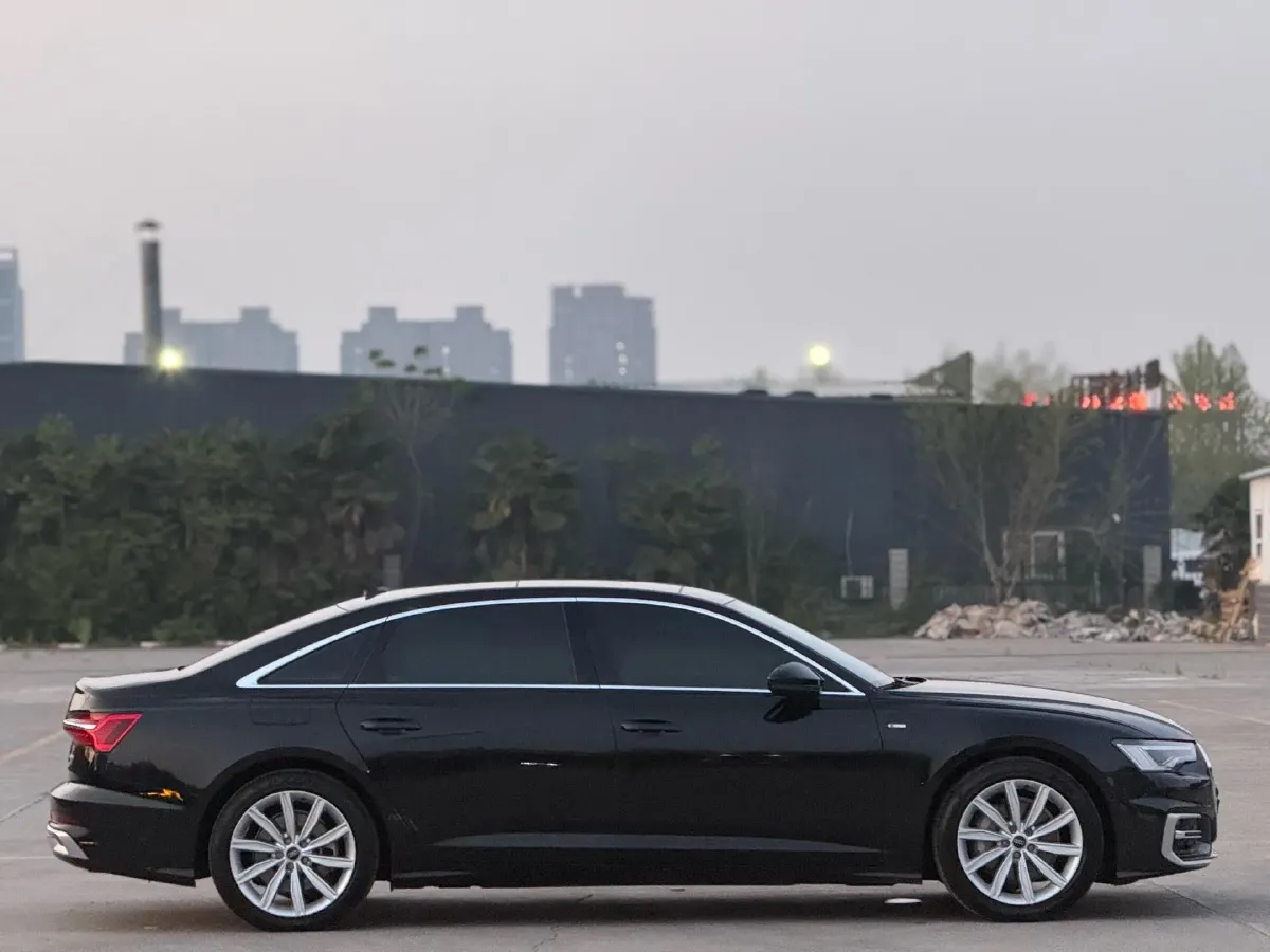 2024 Audi A6L 2.0T 245HP L4 7DCT,autocango,china used car exporter,china ev exporter,chinese used car exporter,chinese used ev exporter