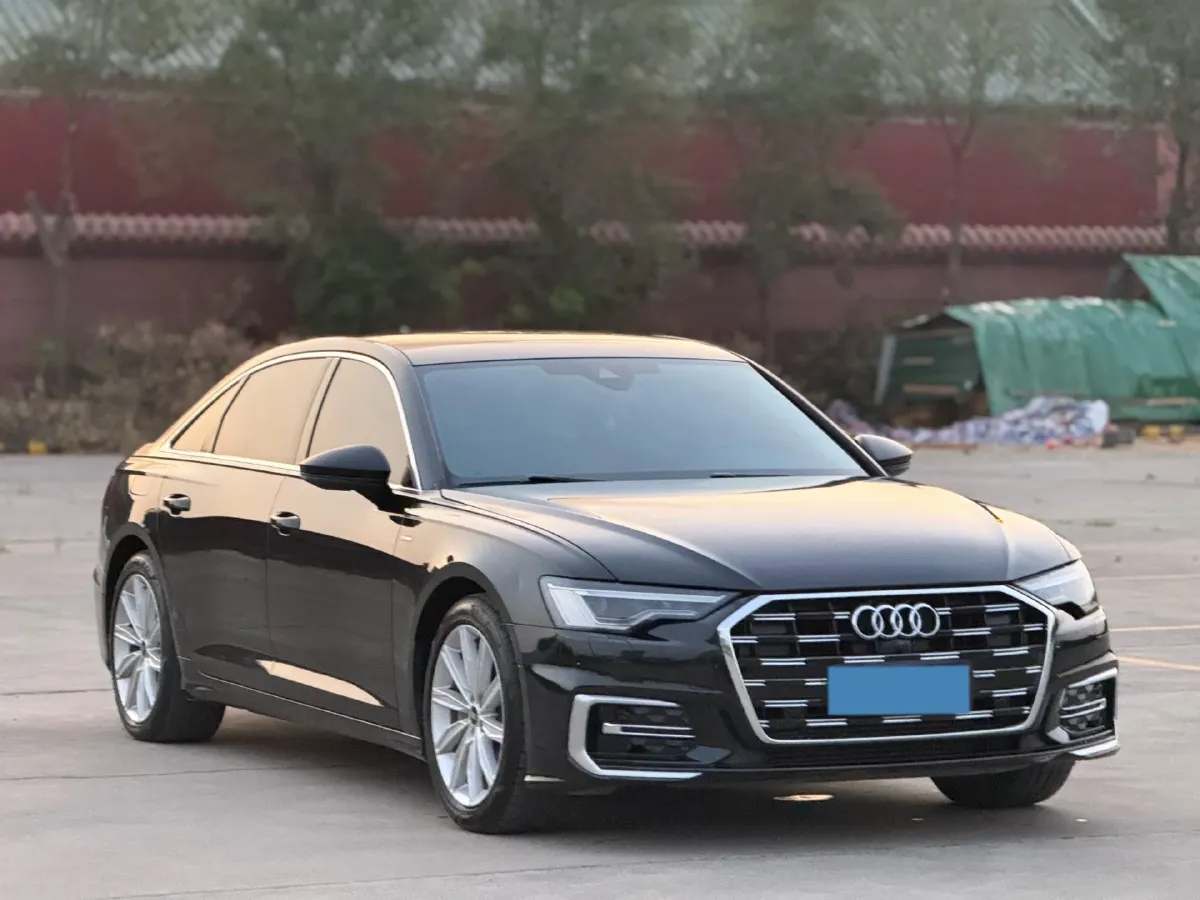2024 Audi A6L 2.0T 245HP L4 7DCT,autocango,china used car exporter,china ev exporter,chinese used car exporter,chinese used ev exporter