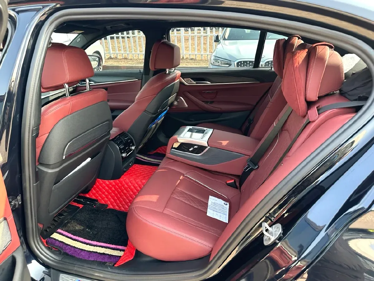 2023 BMW 5 Series 2.0T 245HP L4 8AT,autocango,china used car exporter,china ev exporter,chinese used car exporter,chinese used ev exporter