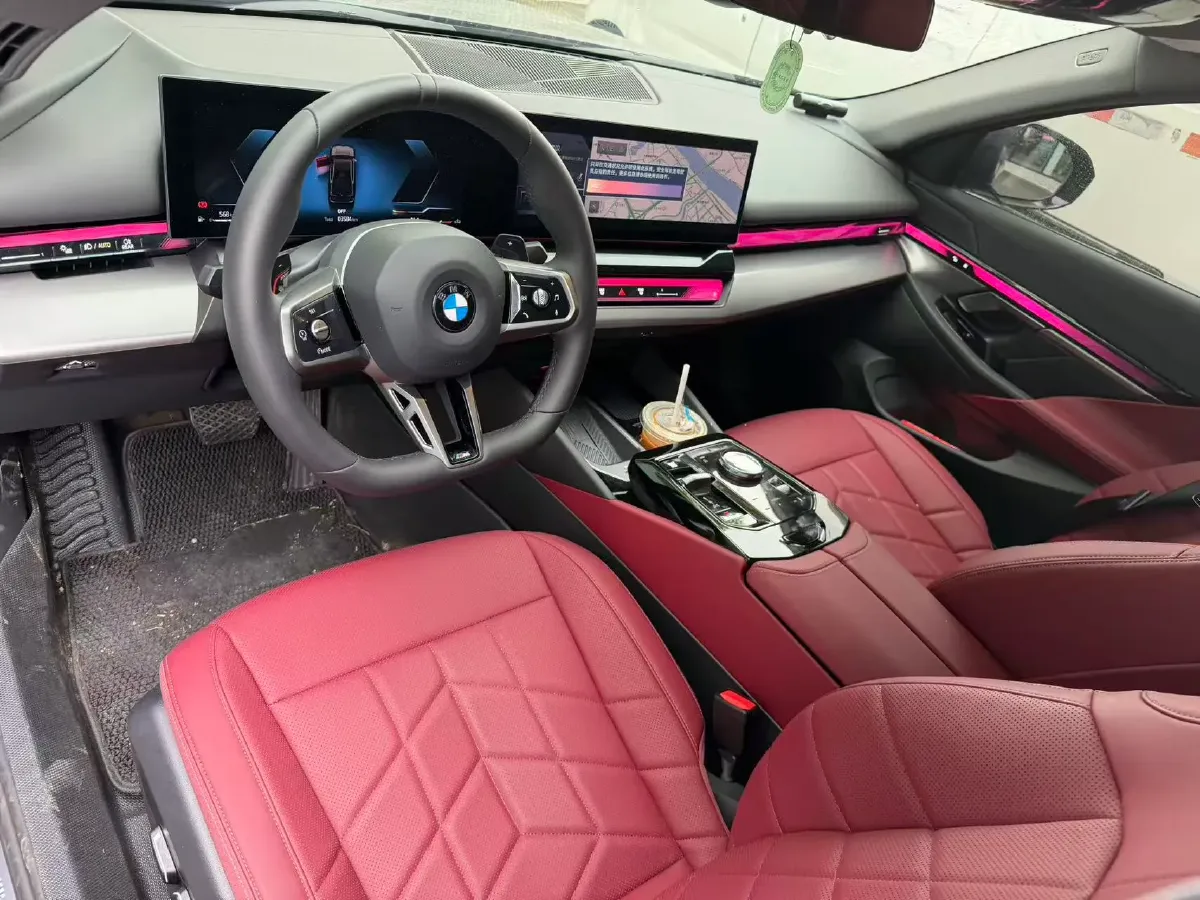 2025 BMW 5 Series 2.0T 190HP L4 8AT,autocango,china used car exporter,china ev exporter,chinese used car exporter,chinese used ev exporter