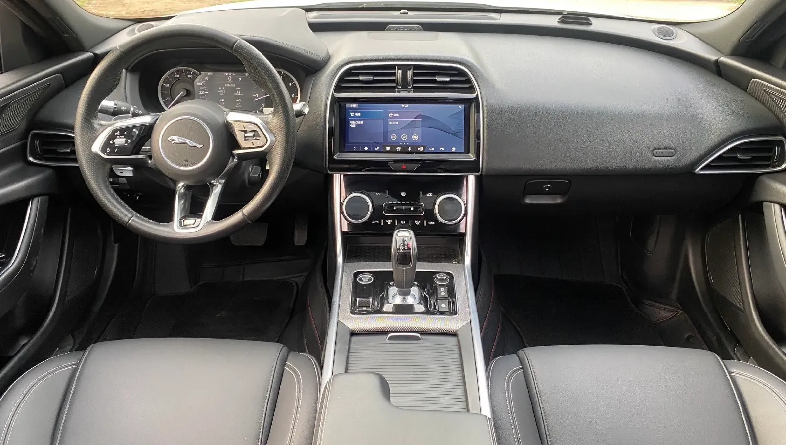 2020 Jaguar XEL 2.0T 200HP L4 8AT,autocango,china used car exporter,china ev exporter,chinese used car exporter,chinese used ev exporter