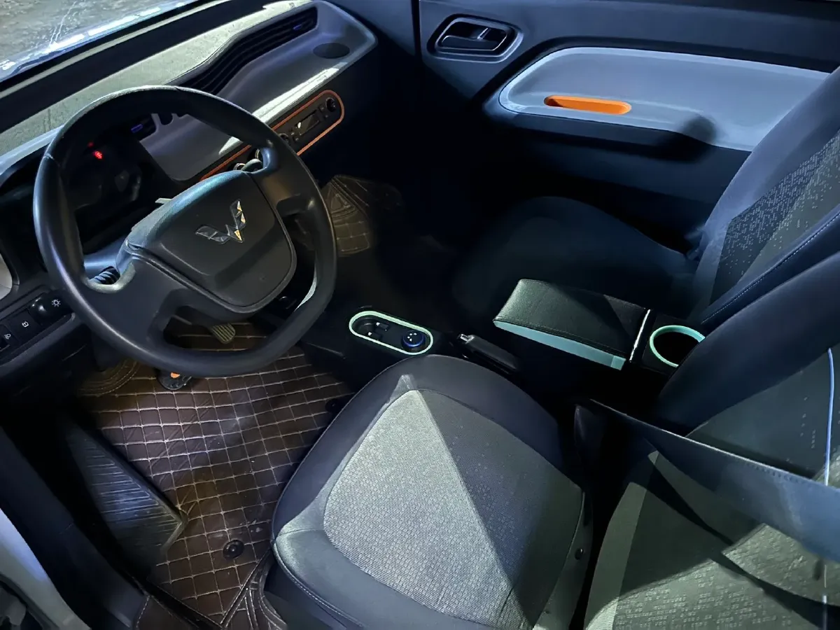 2020 WuLing HongGuang MINI EV BEV 9KWH,autocango,china used car exporter,china ev exporter,chinese used car exporter,chinese used ev exporter