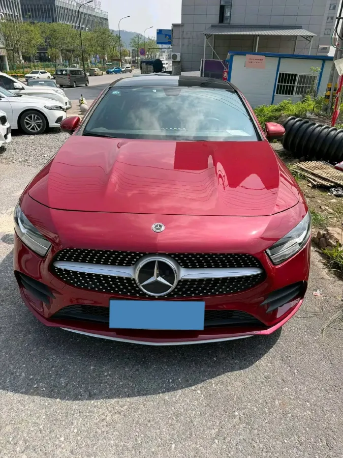 2022 Mercedes-Benz A Class 1.3T 136HP L4 7DCT,autocango,china used car exporter,china ev exporter,chinese used car exporter,chinese used ev exporter
