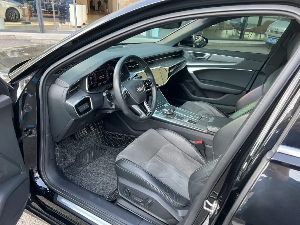 2019 Audi A6L 2.0T 190HP L4 7DCT,autocango,china used car exporter,china ev exporter,chinese used car exporter,chinese used ev exporter