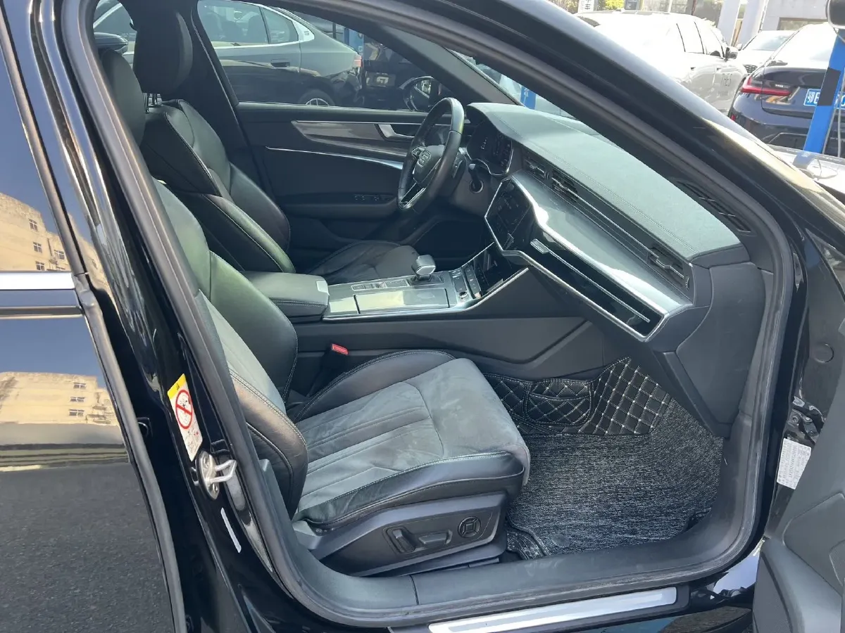 2019 Audi A6L 2.0T 190HP L4 7DCT,autocango,china used car exporter,china ev exporter,chinese used car exporter,chinese used ev exporter