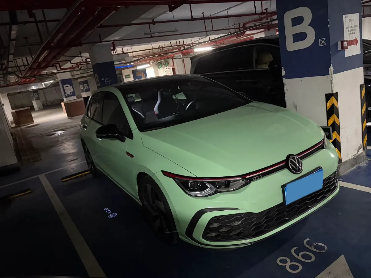 2023 Volkswagen GolfGTI 2.0T 220HP L4 7DCT,autocango,china used car exporter,china ev exporter,chinese used car exporter,chinese used ev exporter