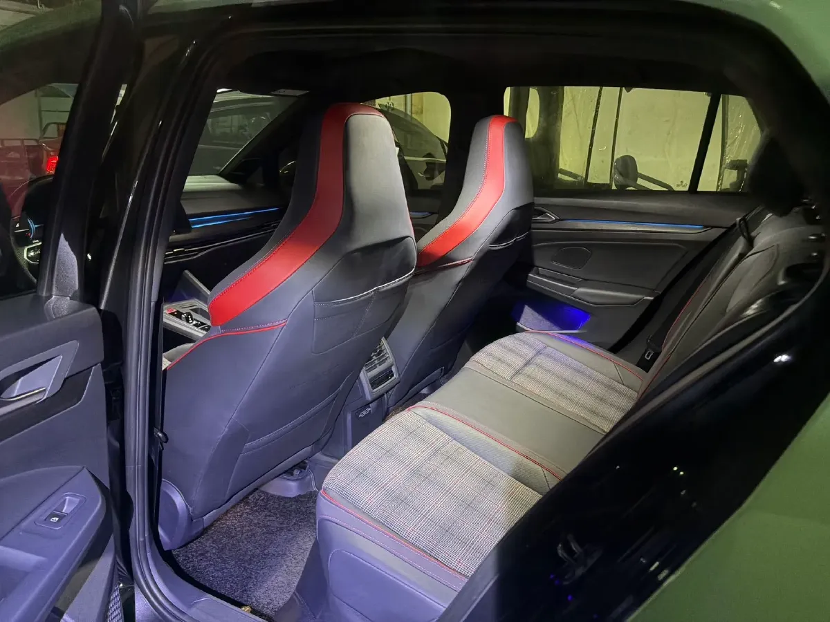 2023 Volkswagen GolfGTI 2.0T 220HP L4 7DCT,autocango,china used car exporter,china ev exporter,chinese used car exporter,chinese used ev exporter