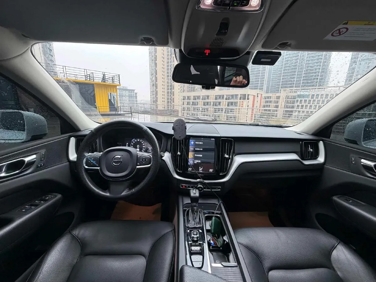 2019 Volvo XC60 2.0T 254HP L4 8AT,autocango,china used car exporter,china ev exporter,chinese used car exporter,chinese used ev exporter