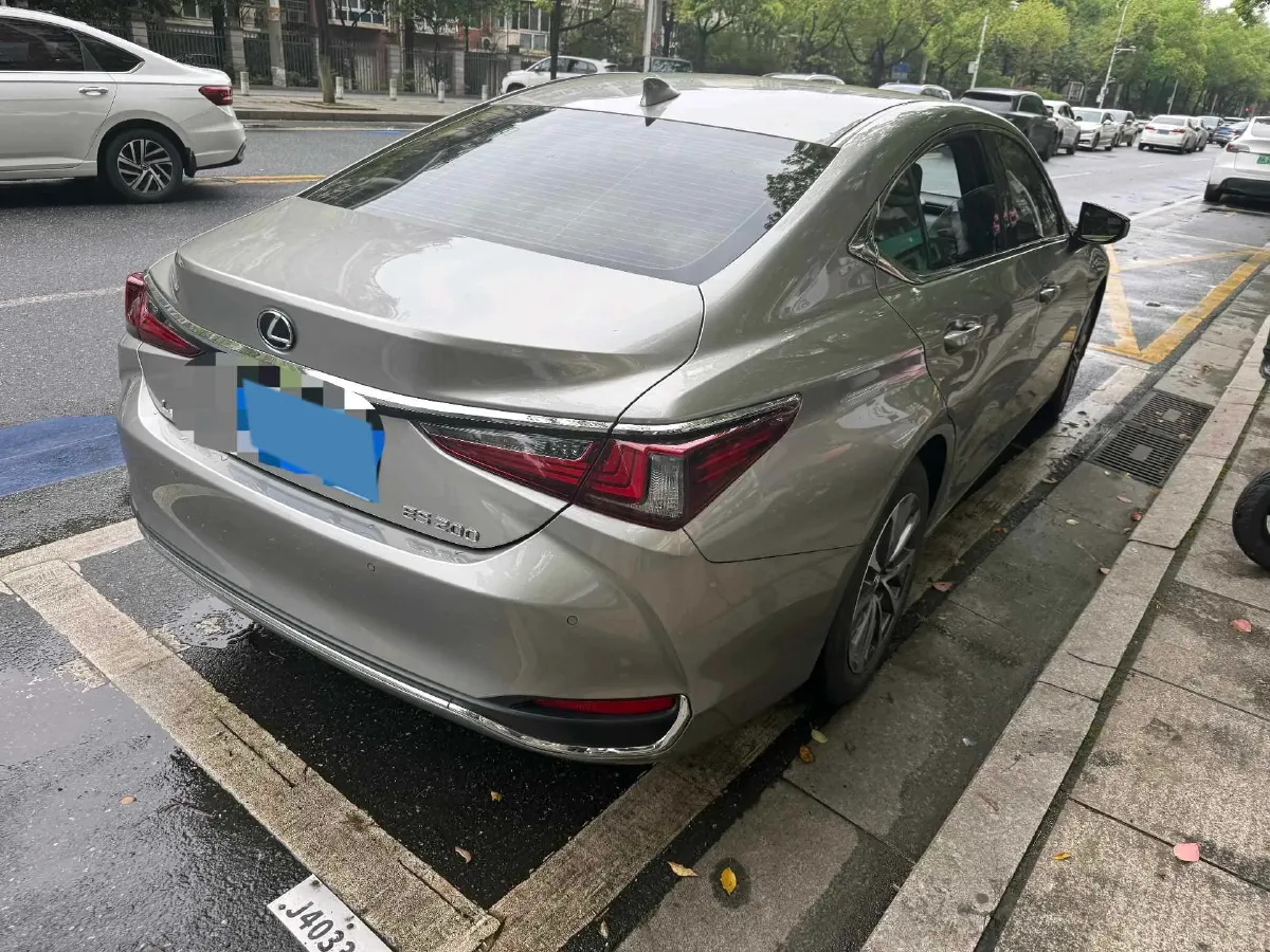 2022 Lexus ES 2.0L 173HP L4 CVT,autocango,china used car exporter,china ev exporter,chinese used car exporter,chinese used ev exporter