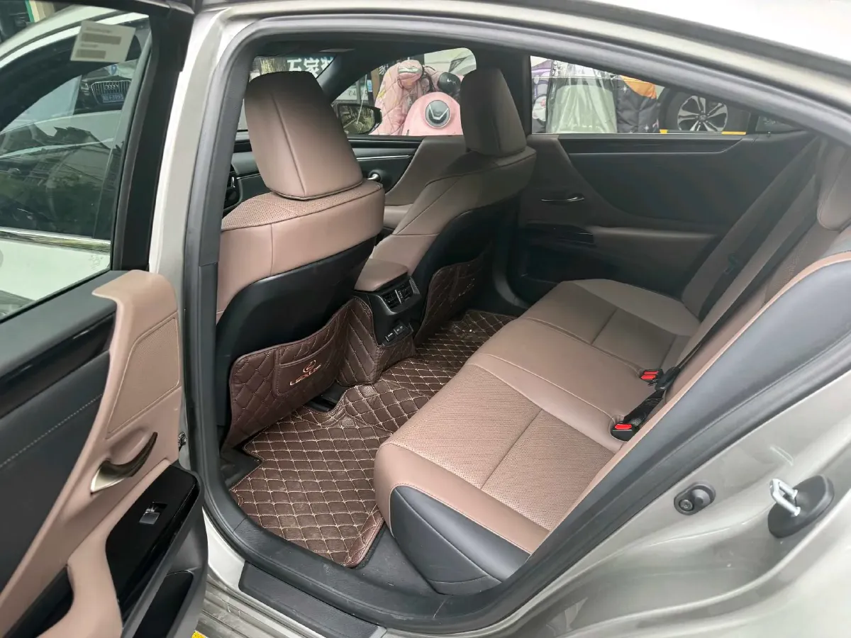 2022 Lexus ES 2.0L 173HP L4 CVT,autocango,china used car exporter,china ev exporter,chinese used car exporter,chinese used ev exporter