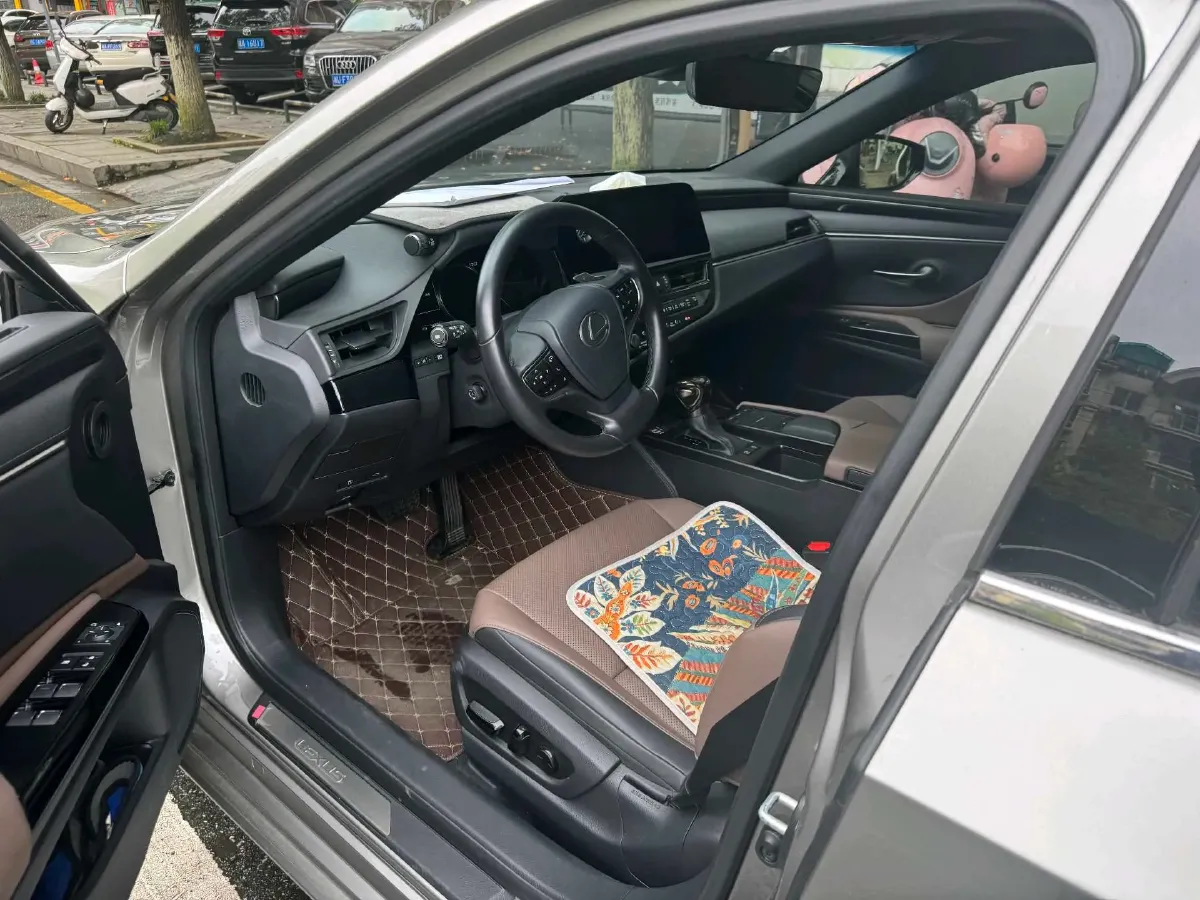 2022 Lexus ES 2.0L 173HP L4 CVT,autocango,china used car exporter,china ev exporter,chinese used car exporter,chinese used ev exporter