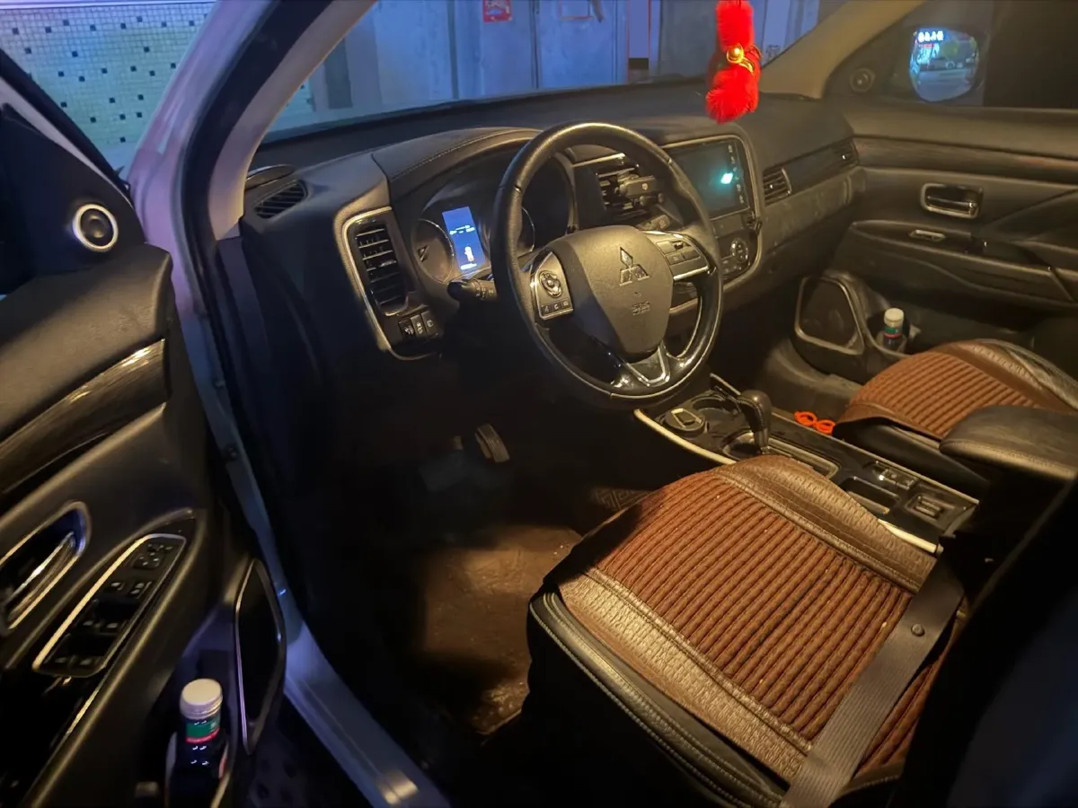 2020 Mitsubishi Outlander 2.0L 166HP L4 CVT,autocango,china used car exporter,china ev exporter,chinese used car exporter,chinese used ev exporter