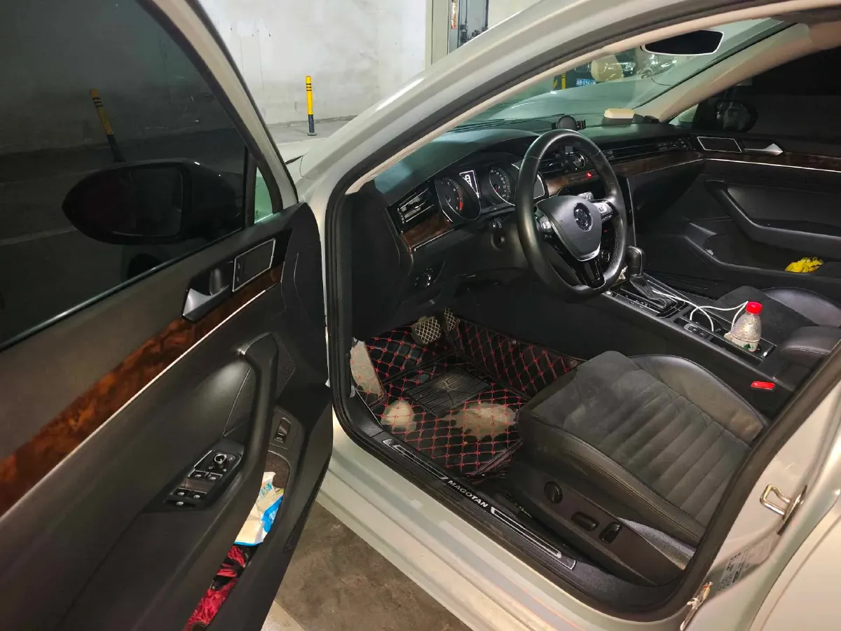 2018 Volkswagen Magotan 1.8T 180HP L4 7DCT,autocango,china used car exporter,china ev exporter,chinese used car exporter,chinese used ev exporter