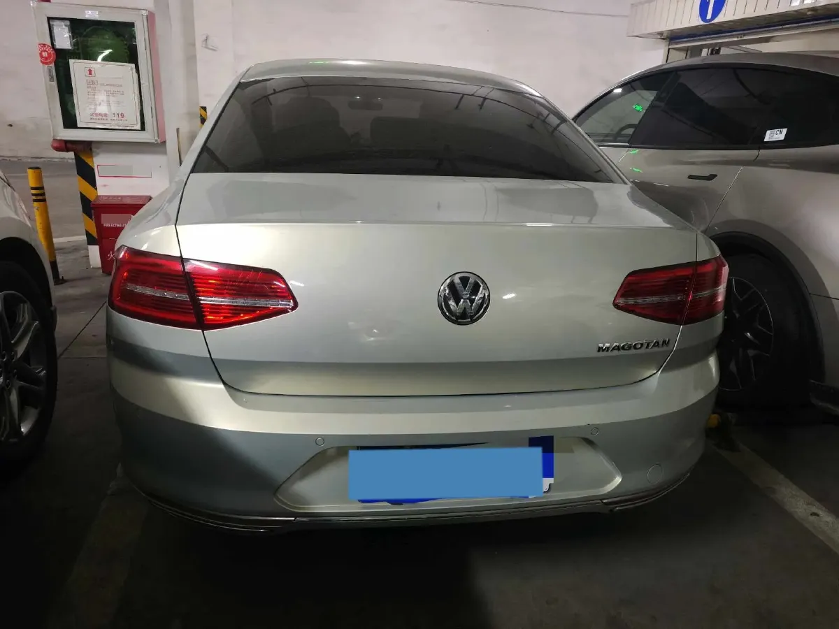 2018 Volkswagen Magotan 1.8T 180HP L4 7DCT,autocango,china used car exporter,china ev exporter,chinese used car exporter,chinese used ev exporter